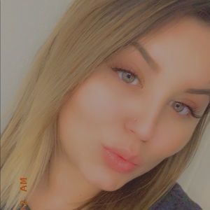 Meet your Posher, Mina